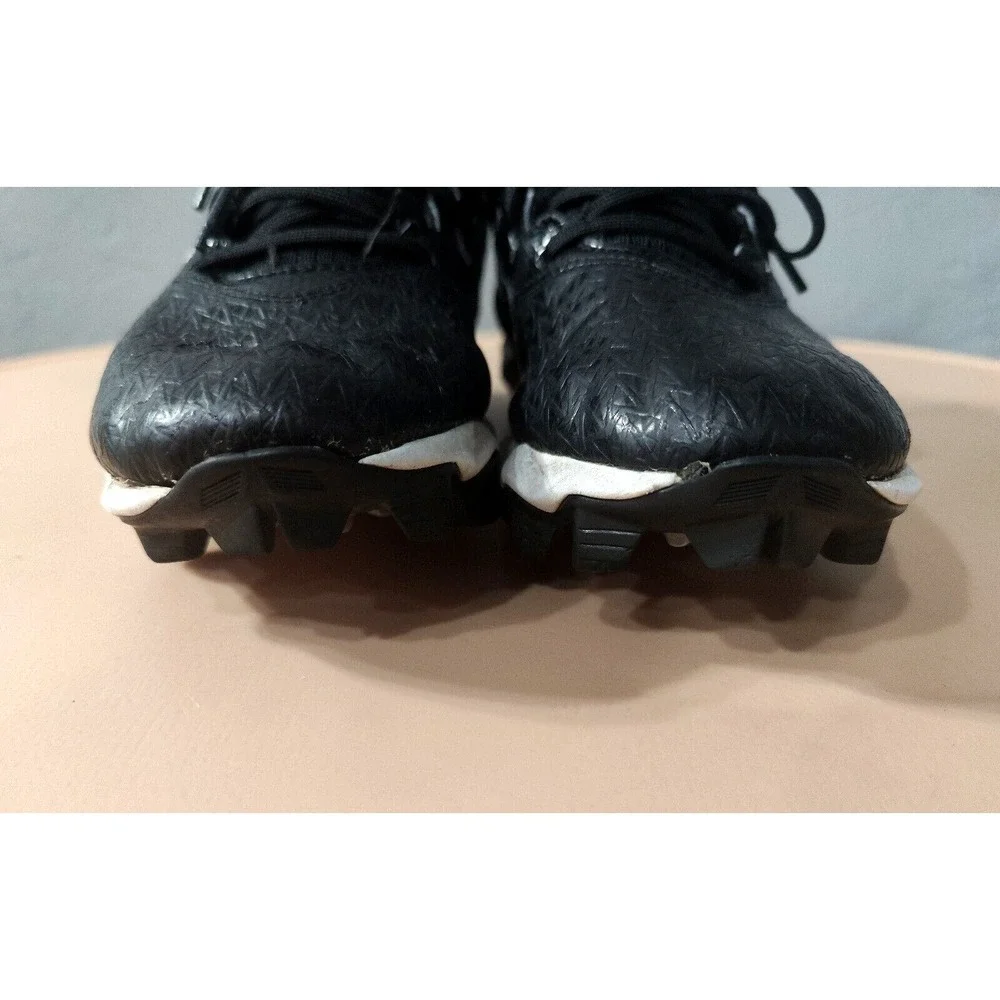 Under Armour Hammer Mid Jr RM‎ Football Cleats Size 6Y Black White 3021202-001